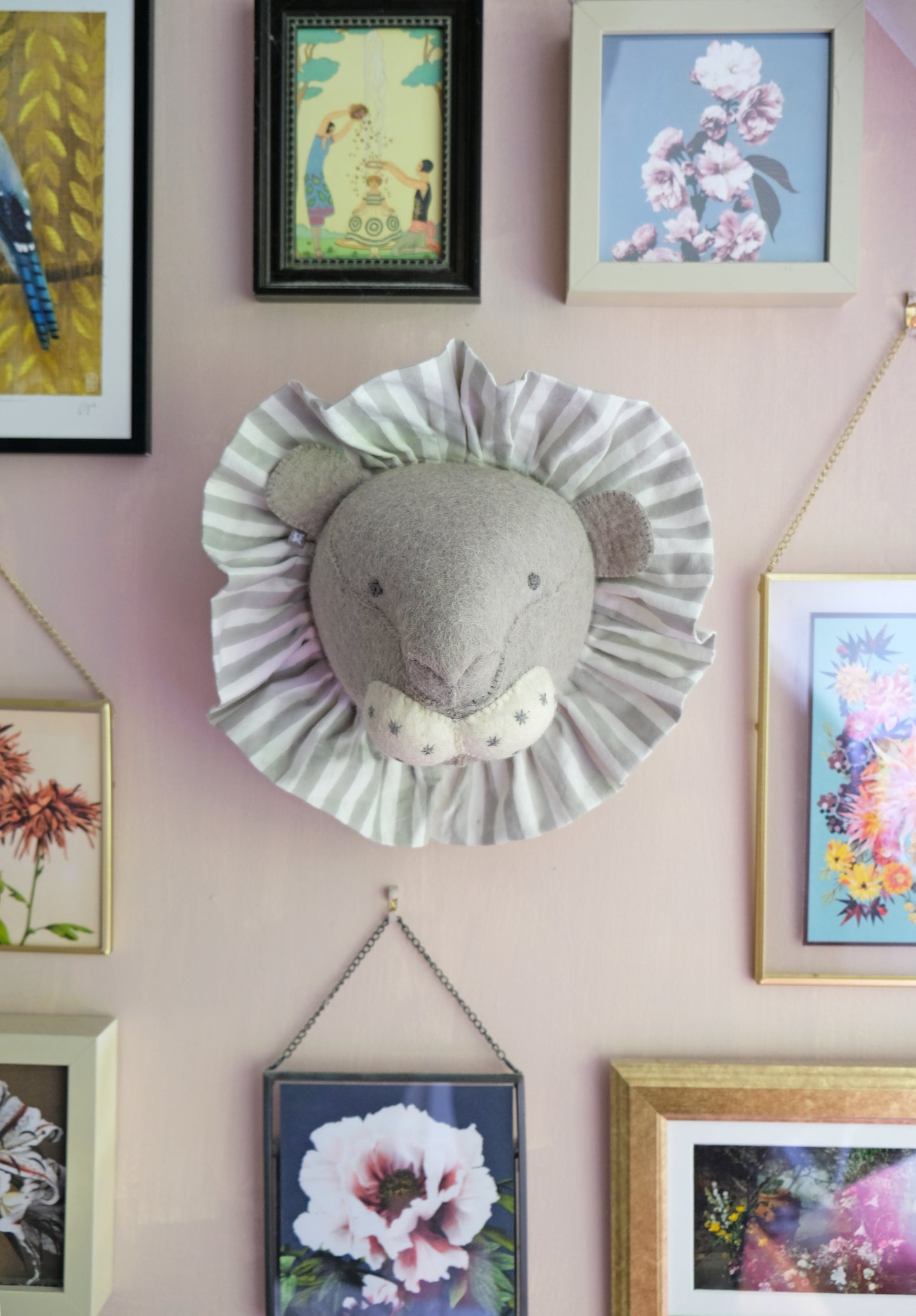 Lion with Vintage Ruff Head Mini - Grey